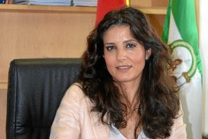 Almudena Nadal en su despachoo,469px)