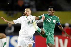 Ramón Azeez, con Nigeria.o,469px);}</