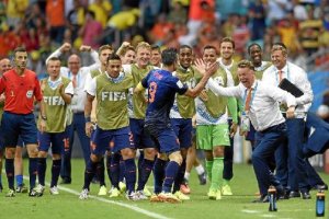 Fiesta en el banquillo de Holanda tras el gran repaso a España.