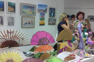 Trabajos de los talleres de la mujer en la EMMA.e;clip:rect(469