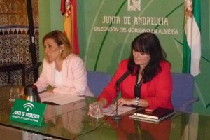 Presentación a cargo de la delegada del gobierno de la Junta, Sonia Ferrertyle>.apqj{posit