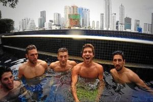 Sergi Gómez se encuentra en un lugar del planeta disfrutando de las vacaciones.tyle>.apqj{