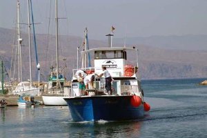 El alcalde tranquilizó a los pescadores.x,auto,