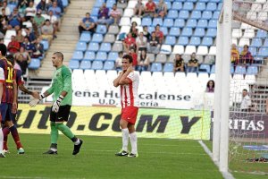 Víctor Valdes en el partido frente al Almería.x