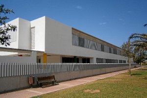 Unas 30 familias se han quedado sin plaza en el colegio Almerimar.tyle>.apqj{position:abso