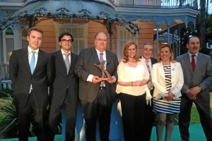 Gonzálvez , el gerente, la consejera y representantes de la Junta en Almería. tyle>.apqj{p
