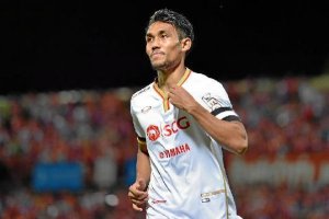 El jugador de Tailandia será la gran atracción este verano en el Almería.tyle>.apqj{positi