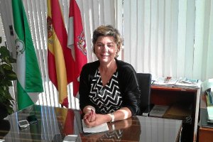 La concejal responsable del área de Hacienda, Rafaela Abad, en su despacho.tyle>.apqj{posi