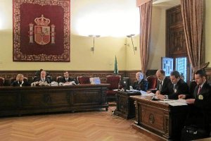 La demanda se presentó contra los magistrados que fallaron sobre los terrenos.tyle>.apqj{p