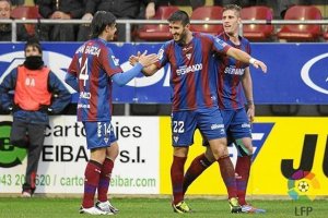 Raúl Navas parece que se marchará a la Real Sociedad.e;clip:rec