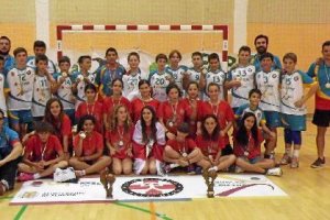 Equipos de Cajamar-CD Urci, campeón alevín masculino, y 3º femenino de Andalucía.tyle>.apq