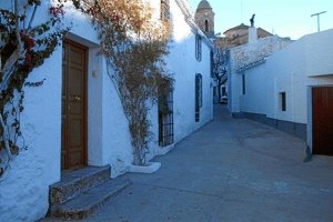 Una calle de Uleila del Campo.o,469px
