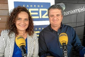 Catiana Soriano y Juan de la Cruz, antes de comenzar el SER Deportivos. tyle>.apqj{positio