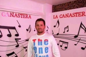 Liviu Mitrache es el presidente de la Asociación Socio-Cultural La Canastera.tyle>.apqj{po