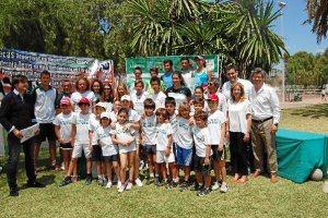 Los campeones con el concejal de Deportes.x,aut