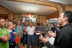 Reunión reciente mantenida por el Círculo de Almería de Podemos.tyle>.apqj{position:absolu