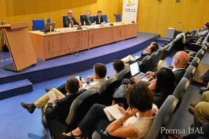 Una imagen de la intervención de García Azcáratee;clip:rect(469