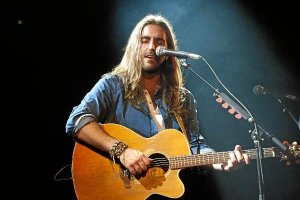 Andrés Suárez en un concierto en La Riviera de Madrid. e;clip:r