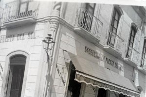 La Puerta del Sol está junto a la Plaza Marqués de Herediae;cli
