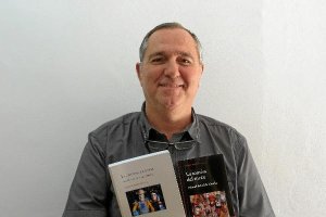 Manuel Reinaldo Méndez tiene dos ensayos publicados con la editorial Brosquil. tyle>.apqj{