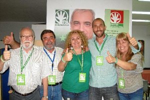 Los almerienses del PA celebrando sus resultados.e;clip:rect(46