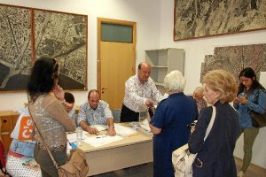 Almerienses votando esta mañanao,469p