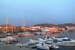 Carboneras con su Club Náutico, que lucha por su puerto deportivo.tyle>.apqj{position:abso