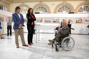 Antolín Alejandre, la diputada de Cultura María Vázquez y Pepe Ros, en la inauguración.tyl