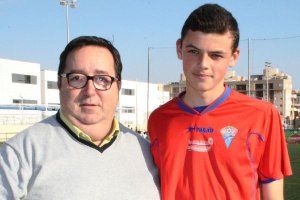 El concejal estuvo con Antonio Jesús el pasado marzo, tras las pruebas del Barça.tyle>.apq