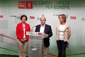 Zarrías, en el centro de la fotoo,469