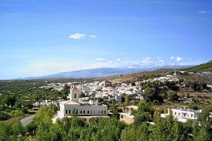 Laujar de Andarax, uno de los pueblos de la Alpujarra almeriense. tyle>.apqj{position:abso