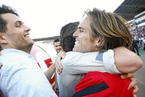 Corona al final del partido de la salvaciónx,au