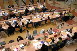 Estudiantes de la Ual vistos desde arriba.x,aut