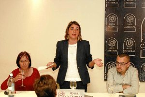 Momento del mitin que ofrecía IU en la mañana de ayer en el hotel  Catedral de la capital almeriense