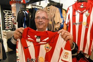 Guillermo Blanes quiere vestir de rojiblanco a todo el Mediterráneo.tyle>.apqj{position:ab