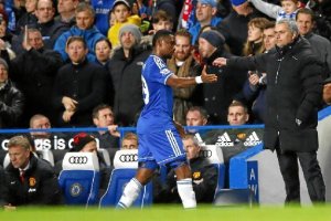 Samuel Etoo y José Mourinho.o,469px);