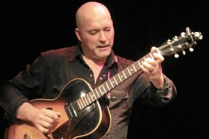 El guitarrista almeriense Paco Rivas.