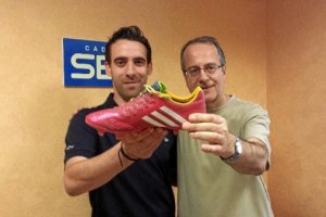 La bota derecha de Corona en el Estudio 1 de la Cadena SER.e;cl