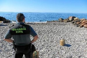 Fardos intervenidos por la Guardia Civil.x,auto