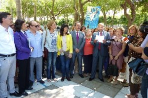Acto reivindicativo a favor de los enfermos de fibromialgia en La Rambla.tyle>.apqj{positi