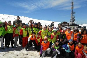 Los alumnos disfrutaron la jornada en Sierra Nevada.e;clip:rect