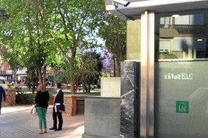 Usero y su esposa esta mañana en los Juzgados de Almeríae;clip: