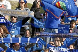 El Ayuntamiento quiere pintar de azul el Coliseum.e;clip:rect(4