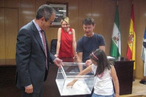 La demanda obliga a realizar un sorteo anual para alumnos de nuevo ingreso.tyle>.apqj{posi