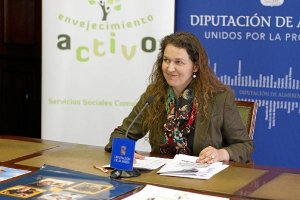Almudena Valentín,  diputada de Bienestar Social, Igualdaad y Familia, ayer durante la presentación 