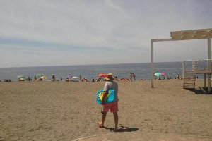 Imagen de una de las playas de la capital ayer a mediodía.e;cli