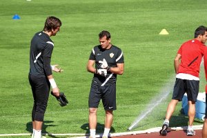 Julián y Esteban en el Anexo.o,469px)