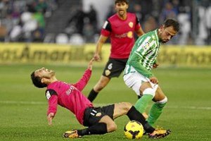 El Almería ganó 0-1 en el Benito Villamarín.x,a
