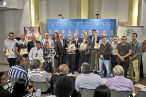 Premiados junto a autoridades, miembros del jurado y directivos de ASHAL (foto: Juan Lax).