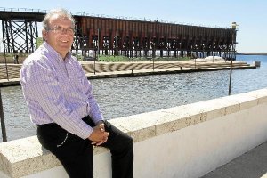 Antonio Bonilla quiere ver a sus niñas entre las mejores de España.tyle>.apqj{position:abs